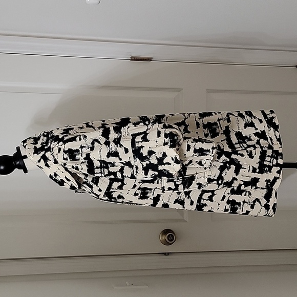 Hazel Size S Black and Cream Colored Swing Jacket, 3/4 Length Balloon Sleeves - Picture 4 of 12